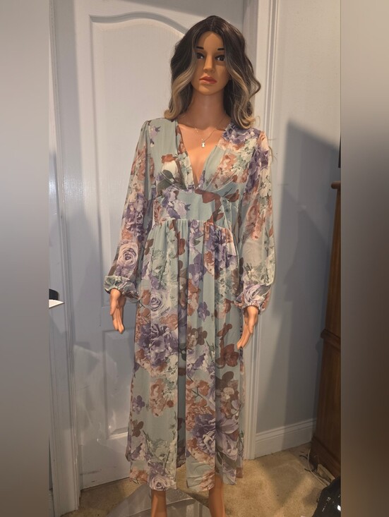 Onetheland Dresses & Skirts - Sage Floral V-Neck Maxi Dress with Long Bishop Sleeves